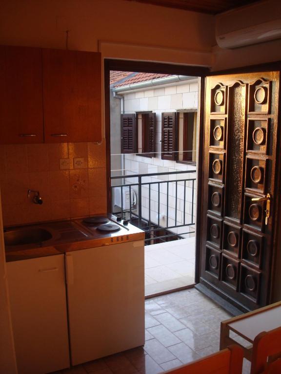 Apartments Mila Bol Habitación foto